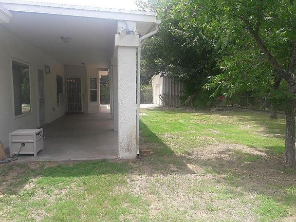 5th image of 805 Green Cove Dr