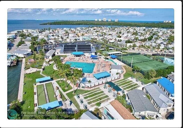 1st image of 627 Nettles Blvd