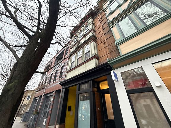 2nd image of 737 Bainbridge St