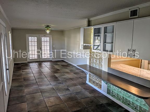 3rd image of 4920 Stolls Ave