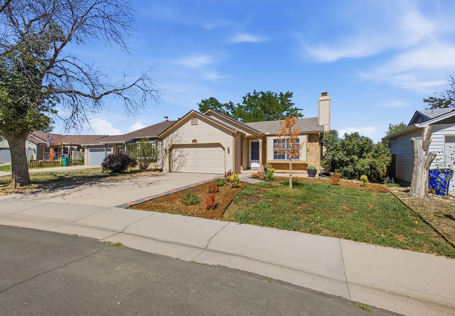 4 bed, 2.0 bath, 1700 sqft, $2,595 — Photo 2