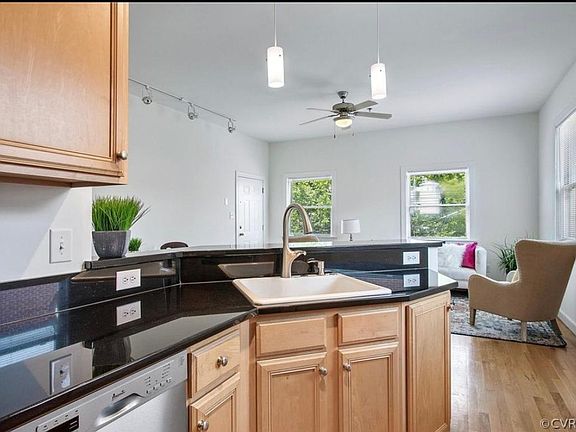 2nd image of 1901 E Broad St Unit 32