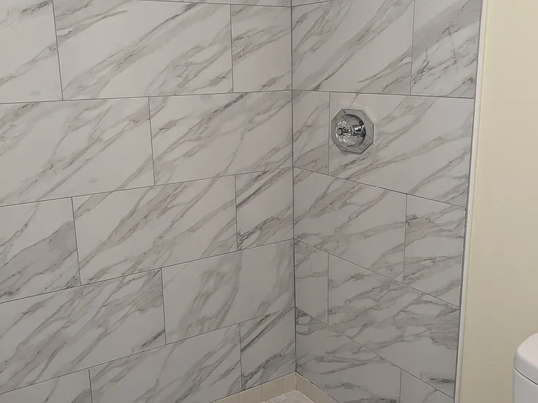 6710 Gilda Dr — Photo 2