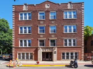 1050 W Dakin St APT 1B, Chicago, IL 60613
