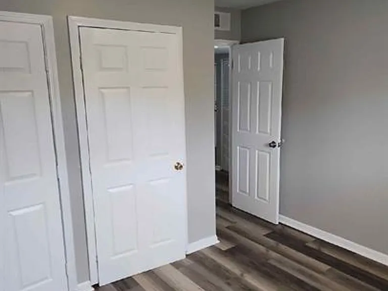 4900-4903 Saddlebrook Ln — Photo 20