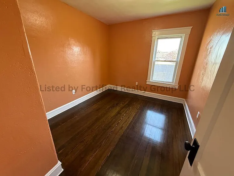 170 King St #2 — Photo 10