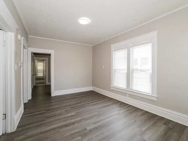 1573122_019_living_room_12910905.jpg
