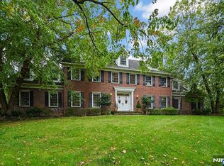 602 Grandview Terrace, Franklin Lakes, NJ 07417