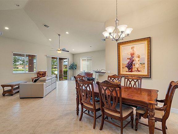 3rd image of 6248 Thames Pl