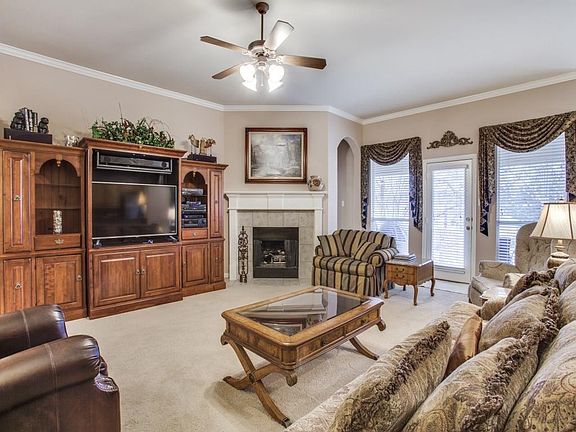 2nd image of 5832 Sugar Maple Dr