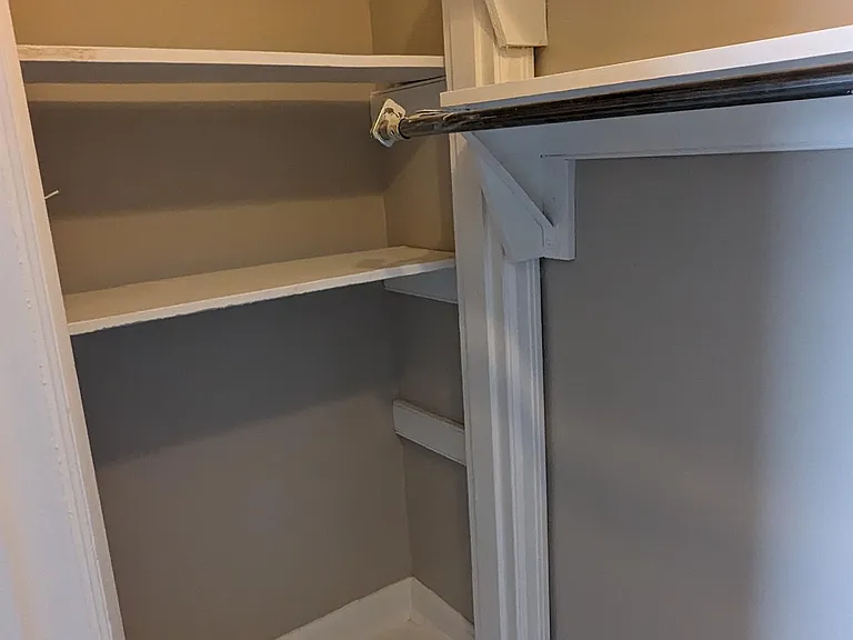 302 W Vine St #5 — Photo 6