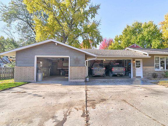 3rd image of 320 Knollwood Dr