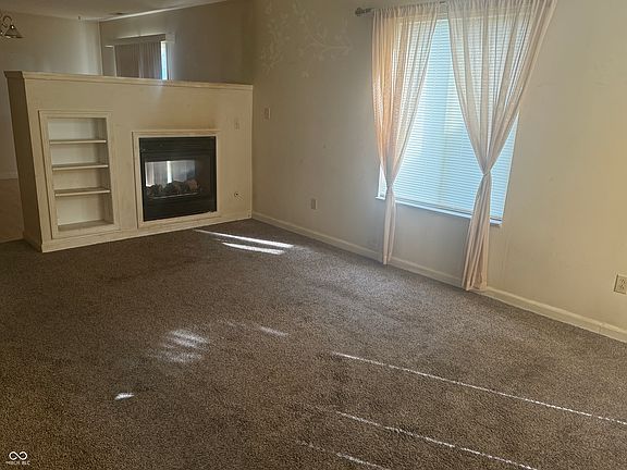 2nd image of 556 Mountain Pine Dr