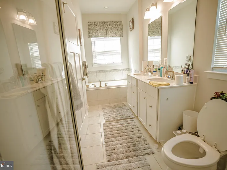 8210 Goldstone Ct — Photo 14