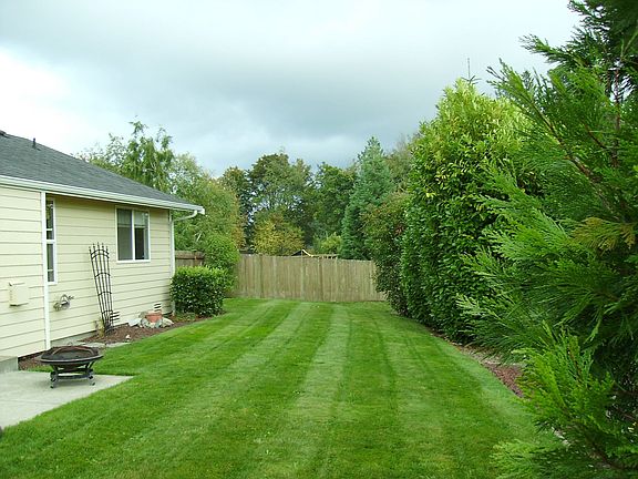 Private oasis like fenced back yard
