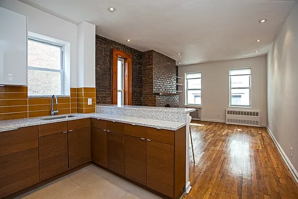 Rented by Buchbinder & Warren | media 8