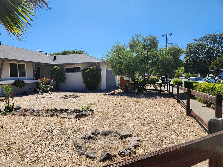 2270 Yucca St — Photo 21