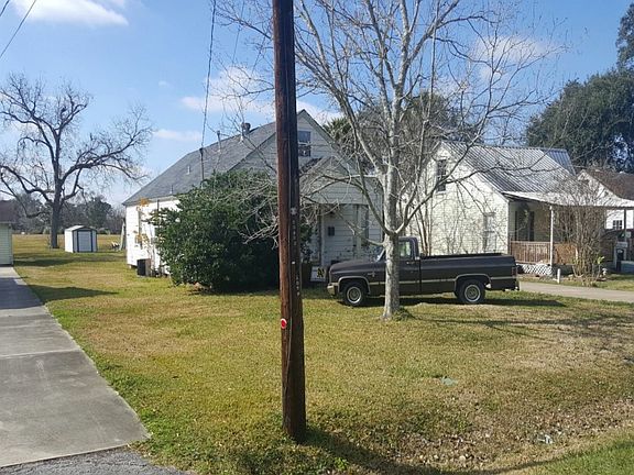 3rd image of 209 Hill Terrace Dr