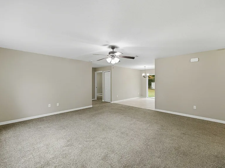 5447 NW 54th Pl — Photo 2