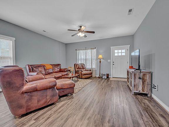 5th image of 111 Steppville Garden Dr