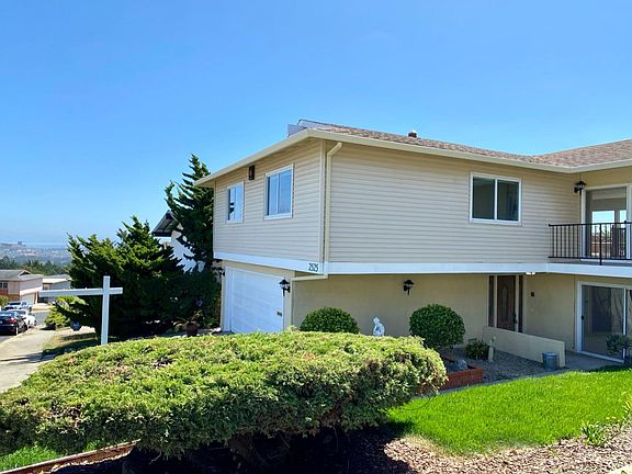 3rd image of 2525 Tara Ln