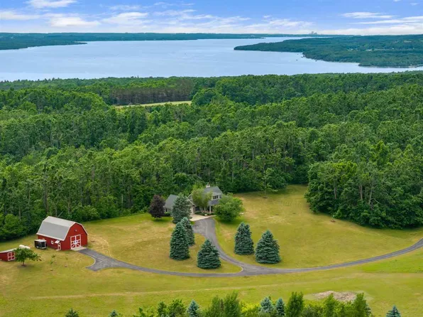 4383 Old Horton Bay Rd, Boyne City, MI 49712