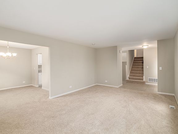 3rd image of 143 Fleetwood Dr