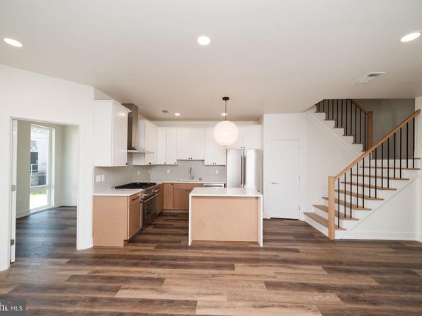 19 Lincoln Ct #201