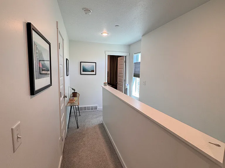 1146 S Redwood Rd — Photo 16