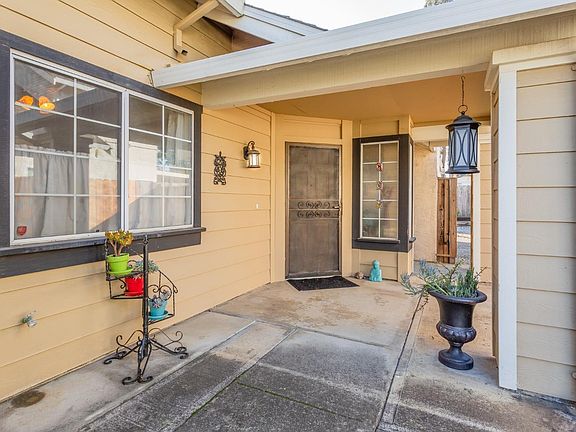 4th image of 807 San Remo Street