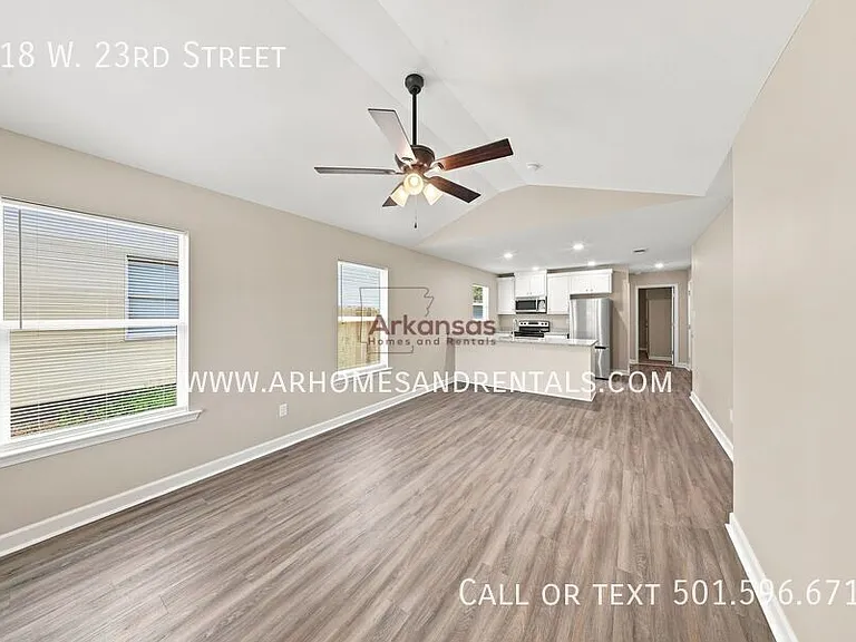 918 W 23rd St — Photo 3