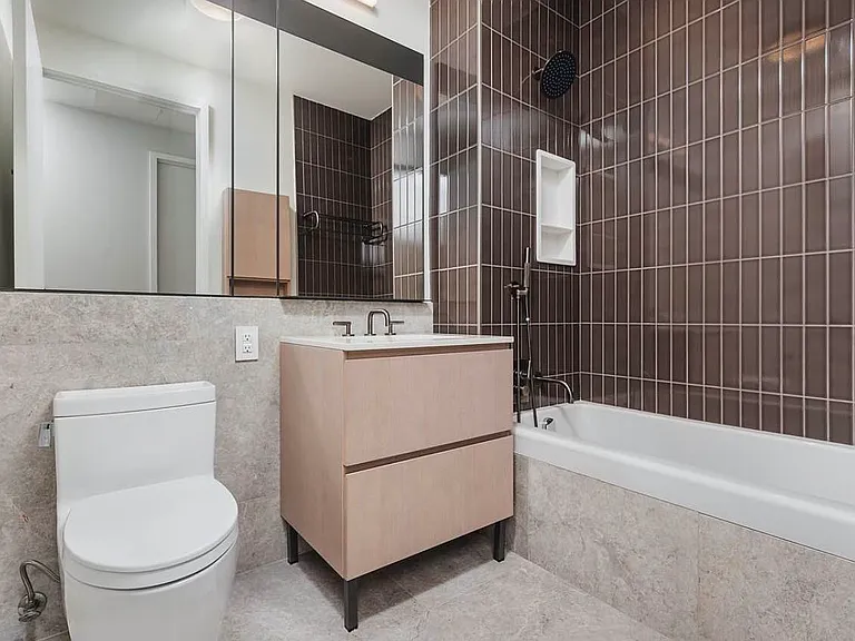 262 9th St #Penthouse 801 — Photo 17