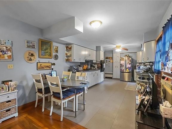 2nd image of 136 Earl Ave