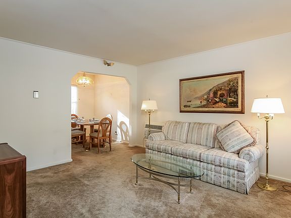 4th image of 275 Helena Ave