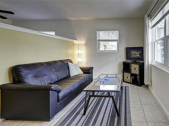 4th image of 69 W Bay St #102