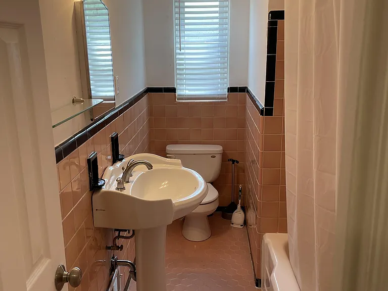 2978 Densmore Dr #4 — Photo 10