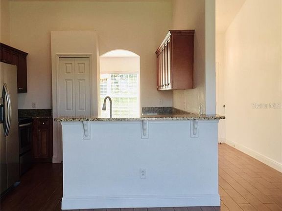 2nd image of 1120 Sherbrook Dr