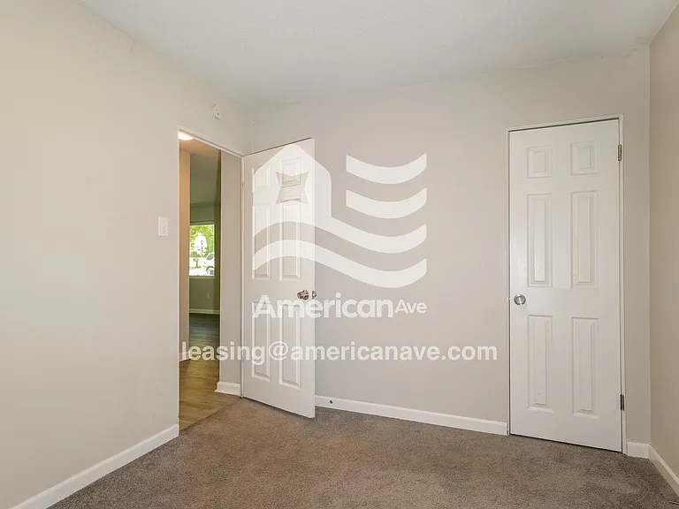 1096499_010_main_bedroom_13816341.jpg