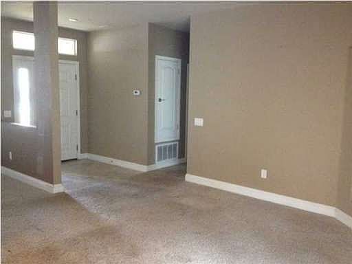 4th image of 1738 Langley Ave