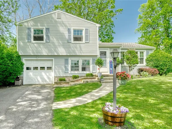 46 Arlington Park, Canandaigua, NY 14424
