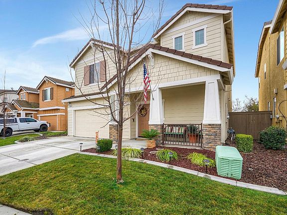 4th image of 3609 Trentino St