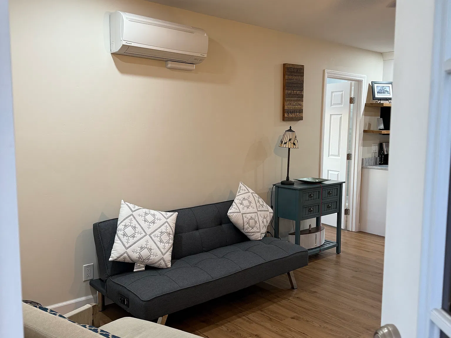 1 bed, 800 sqft, $2,300 — Photo 2