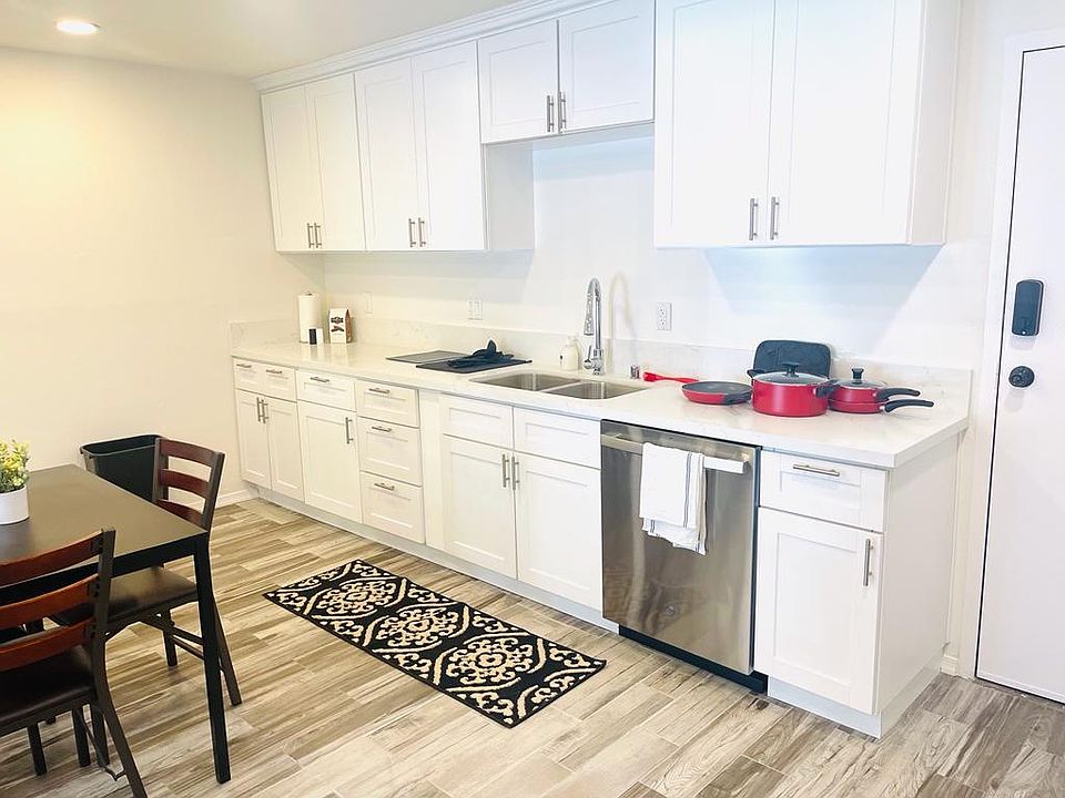 1st image of 13160 Victory Blvd #200
