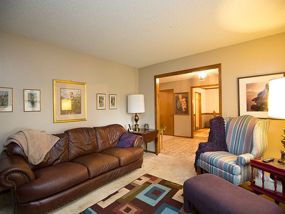 Formal Living Room Entrance 