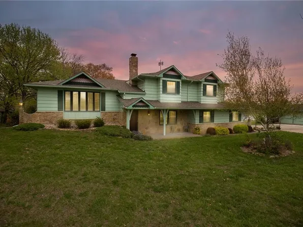 1166 N 1st Rd, Baldwin City, KS 66006