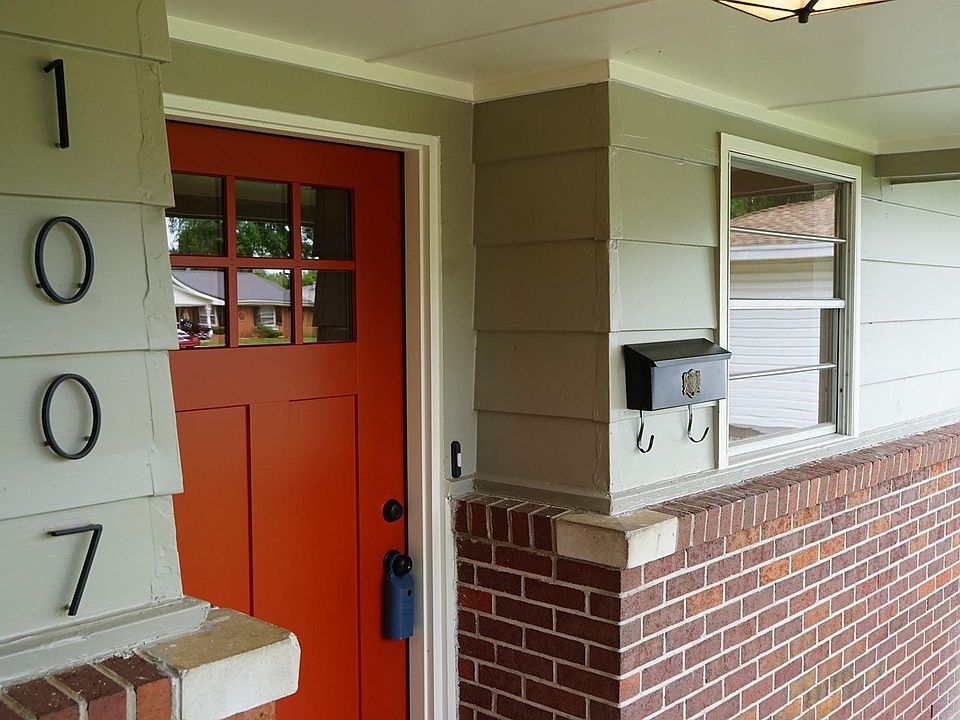1st image of 1007 Canterbury Ave