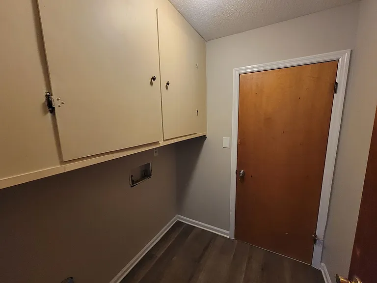 4460 Whisperwood Dr — Photo 5