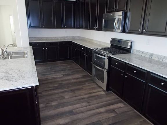 4th image of 922 Heartwood St