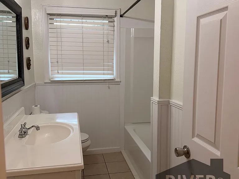 721 W Lelia St — Photo 8