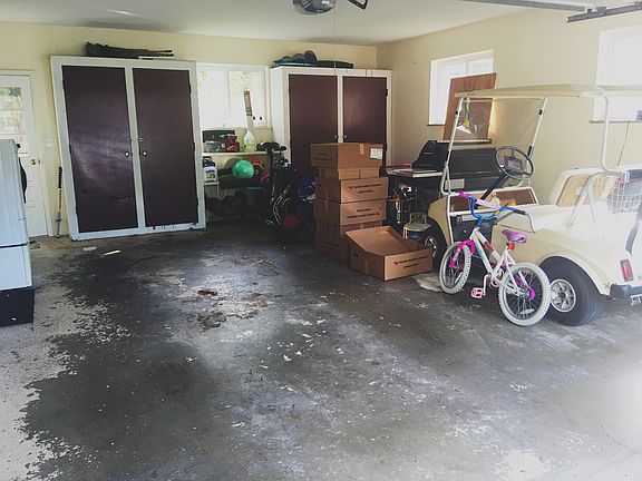 Spacious 2 Stall Garage